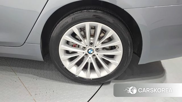 BMW 5 Series (G30) id 4620271 из Кореи 13