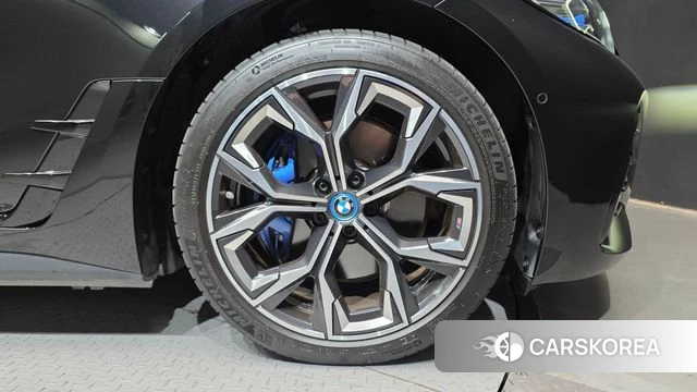 BMW i4 id 4898797 из Кореи 13