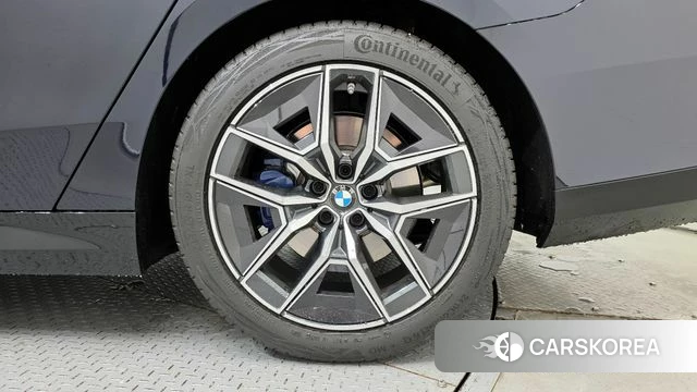 BMW 5 Series (G60) id 4400636 из Кореи 13