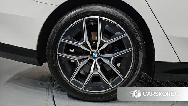 BMW 5 Series (G60) id 4847855 из Кореи 13