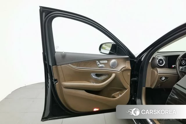 Mercedes-Benz E-class id 4335137 из Китая 13