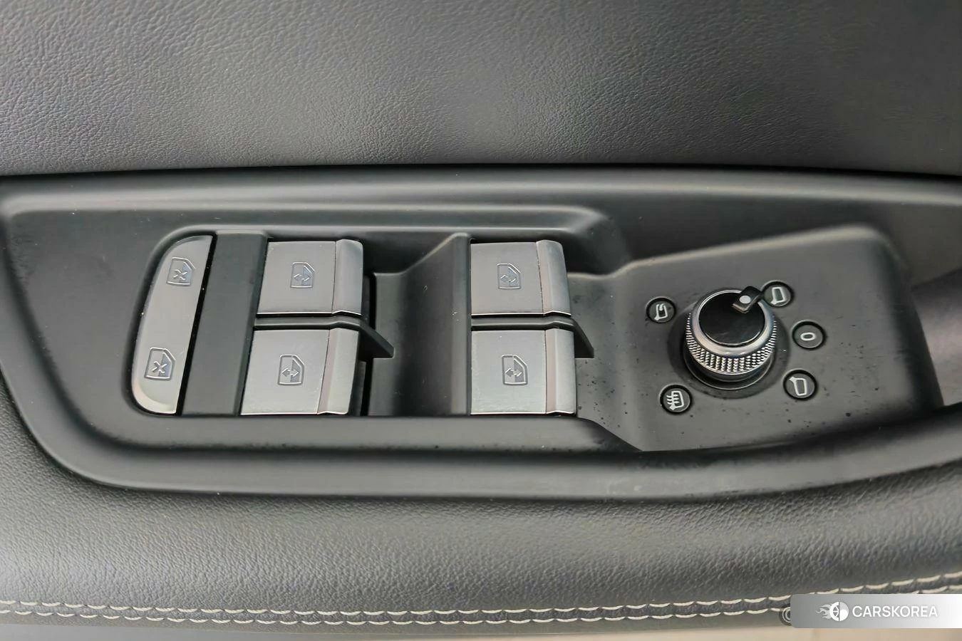 Audi A4L id 4455708 из Китая 13