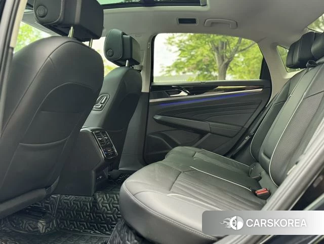 Volkswagen Passat id 4273085 из Китая 13