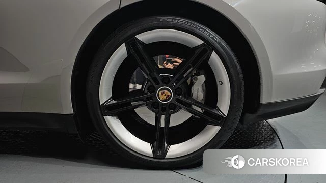 Porsche Taycan id 4506870 из Кореи 13