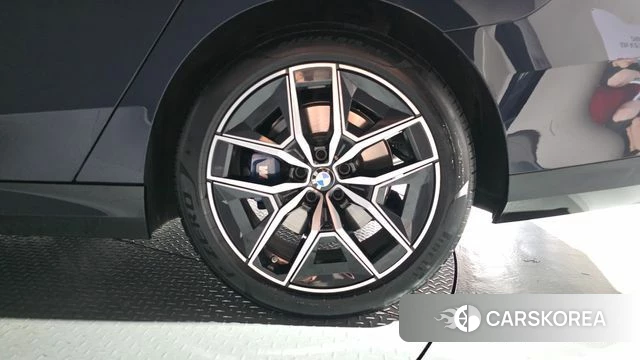 BMW 5 Series (G60) id 4487750 из Кореи 13