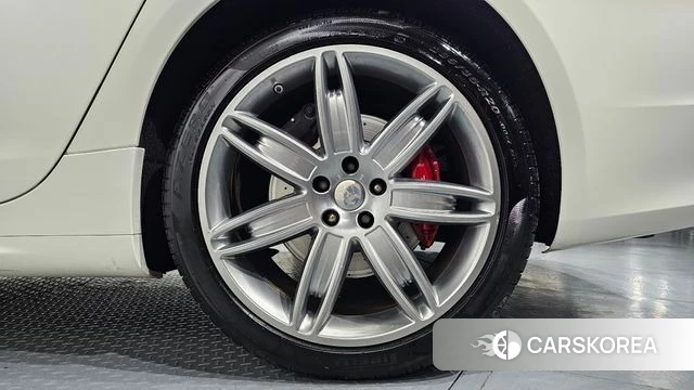 Maserati Quattroporte id 4355665 из Кореи 13