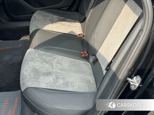 Audi A6L id 4259389 из Китая 13