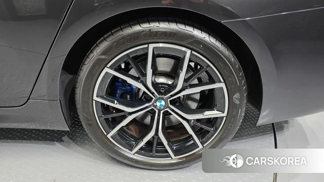BMW 5 Series (G30) id 4701297 из Кореи 13