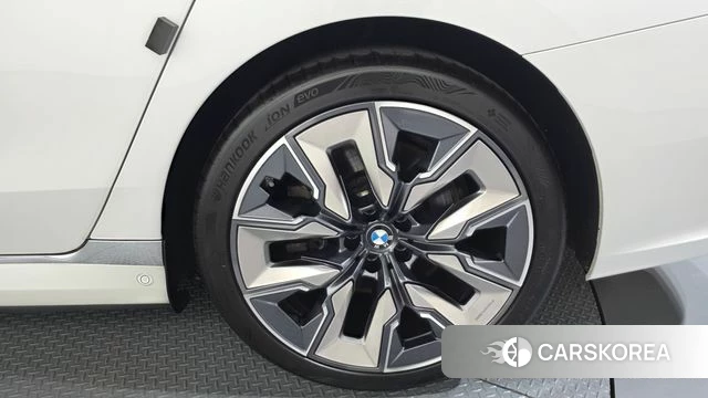 BMW 7 Series (G70) id 4488446 из Кореи 13