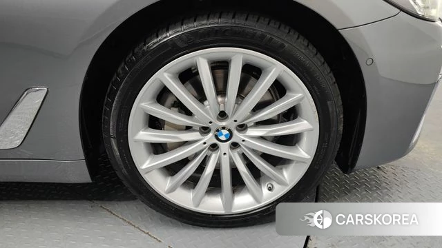 BMW 5 Series (G30) id 4494298 из Кореи 13