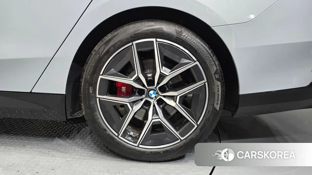 BMW 5 Series (G60) id 4734547 из Кореи 13