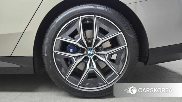 BMW 5 Series (G60) id 4527521 из Кореи 13