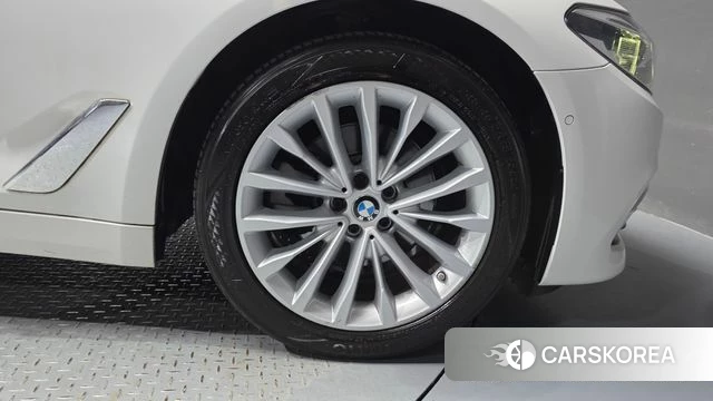 BMW 5 Series (G30) id 4693697 из Кореи 13