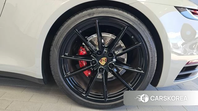 Porsche 911(992) id 4640627 из Кореи 13