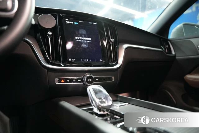 Volvo S60 id 3908763 из Китая 13