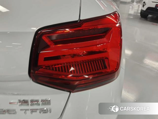 Audi Q2L id 4314471 из Китая 13