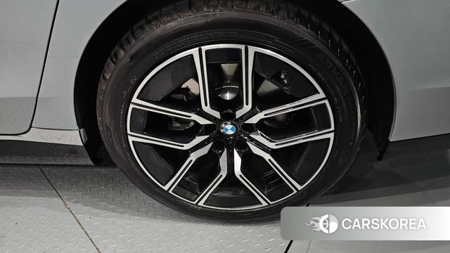 BMW 7 Series (G70) id 4301904 из Кореи 13