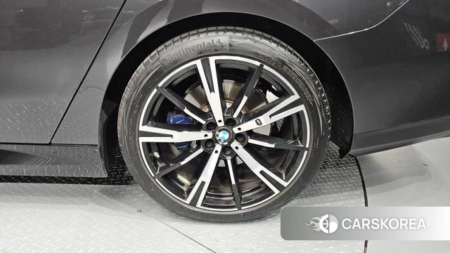 BMW 5 Series (G60) id 4762697 из Кореи 13