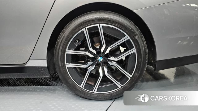 BMW 7 Series (G70) id 4539906 из Кореи 13