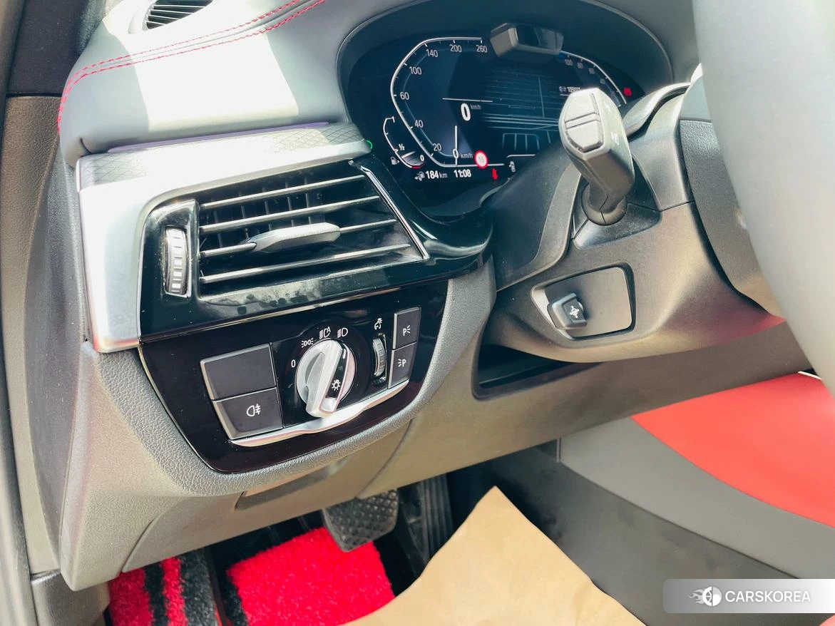 BMW 5 series PHEV id 4504985 из Китая 14