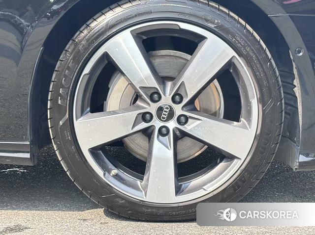 Audi A6L id 4273379 из Китая 14