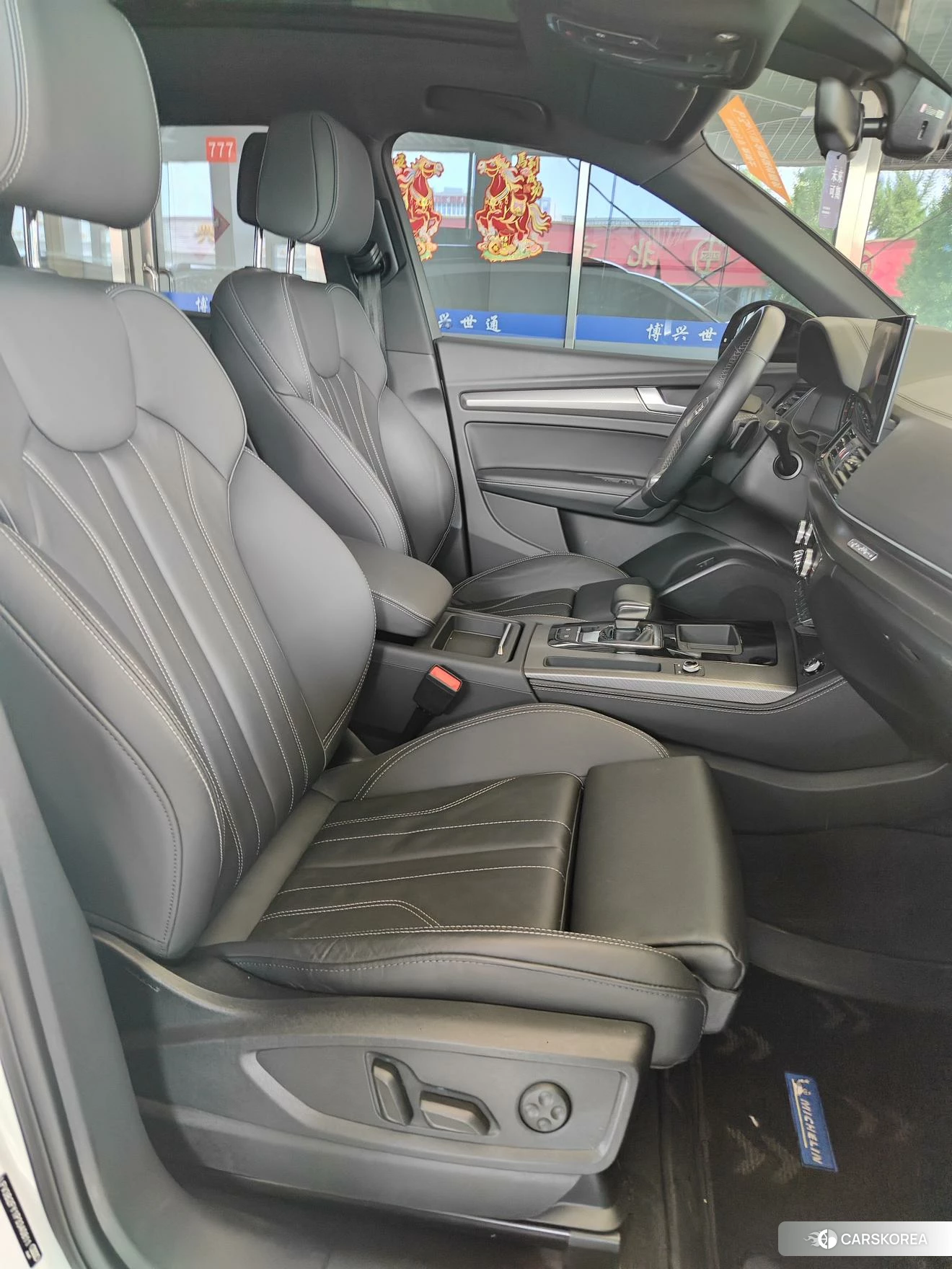 Audi Q5L id 4512722 из Китая 14