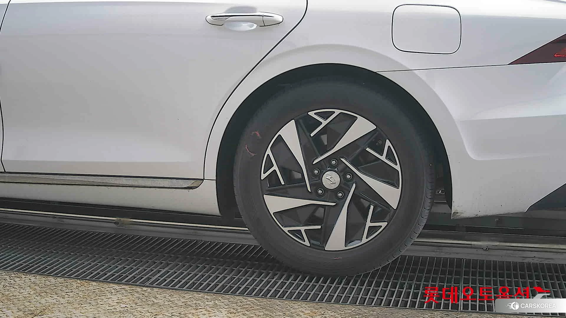 Hyundai Grandeur Hybrid id 3882009 из Кореи 14