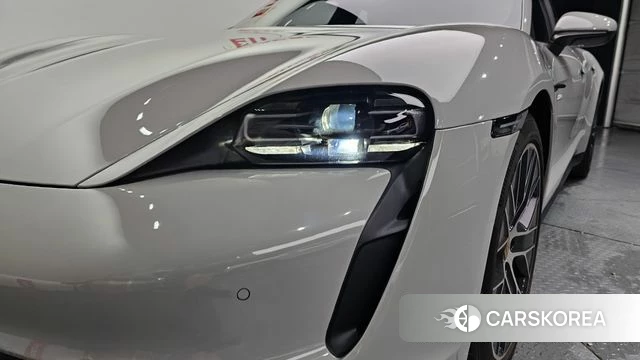 Porsche Taycan id 4571734 из Кореи 14