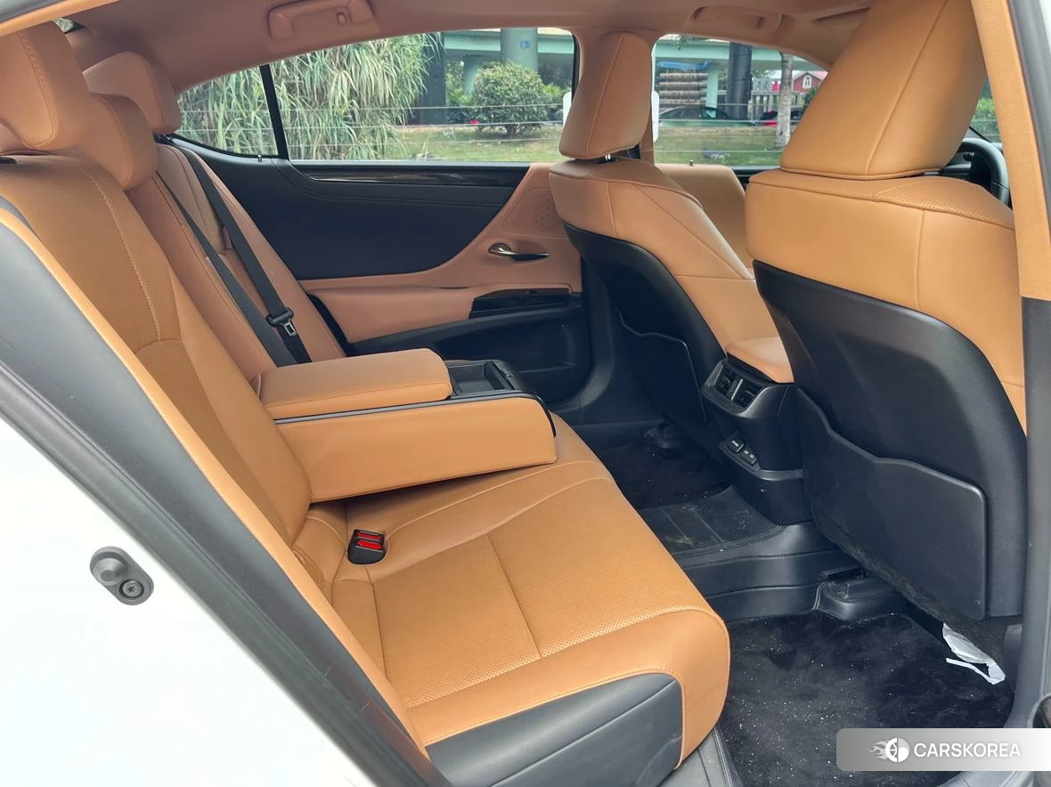 Lexus ES id 4515000 из Китая 14
