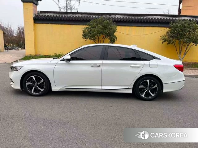Honda Accord id 3889849 из Китая 14