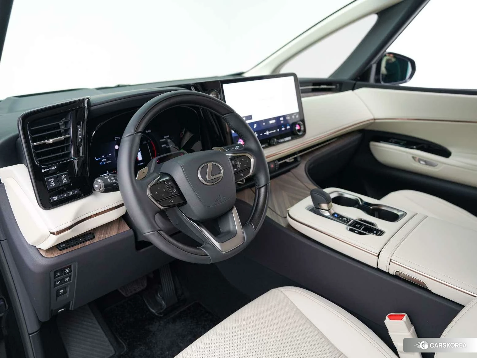 Lexus LM id 4454396 из Китая 14