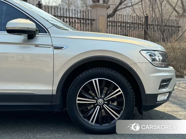 Volkswagen Tiguan L id 4208867 из Китая 14