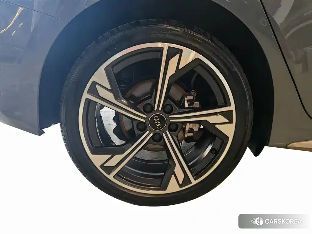 Audi A3 id 4539051 из Китая 14
