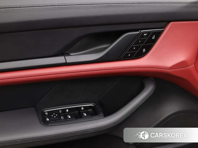 Porsche Taycan id 3969203 из Китая 14