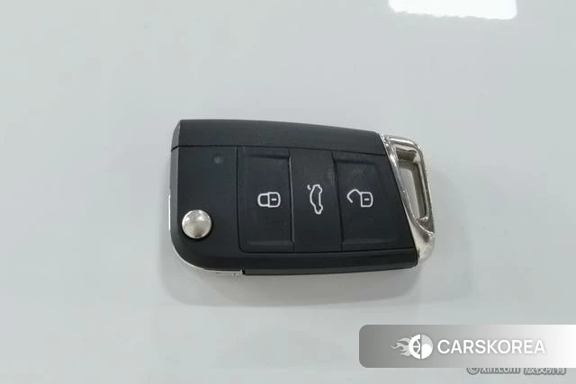 Volkswagen Sagitar id 4313833 из Китая 14