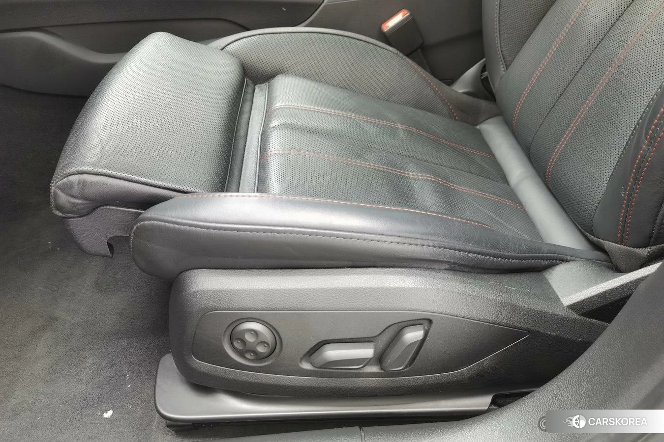 Audi A4L id 4426715 из Китая 14