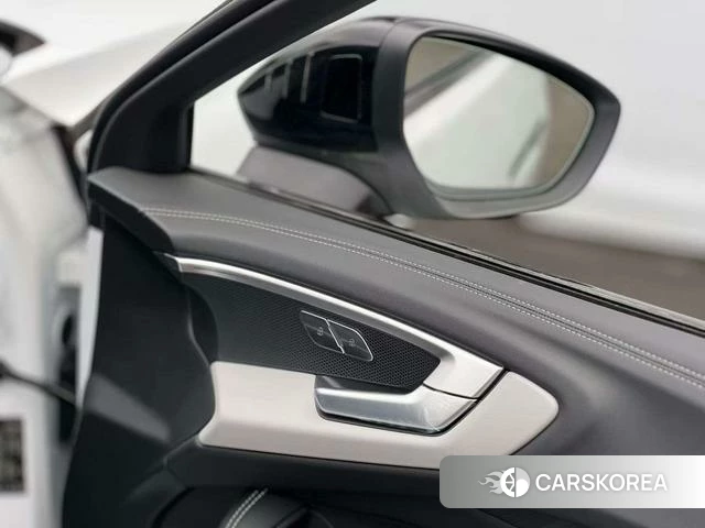 Audi A5L id 4278602 из Китая 14