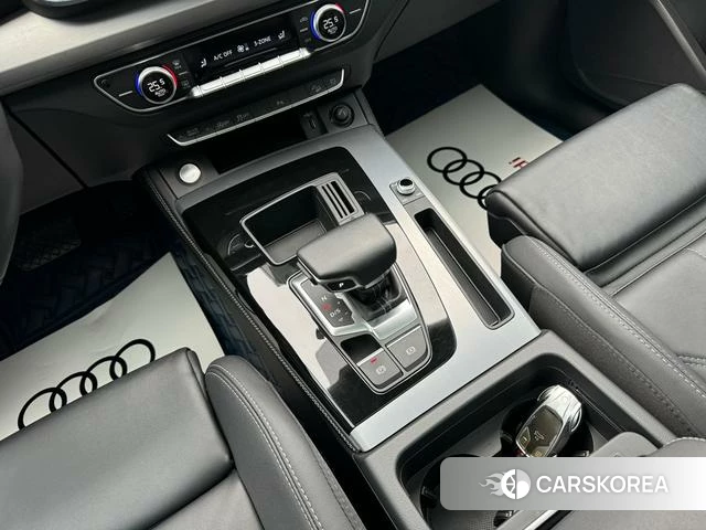 Audi Q5L id 3857939 из Китая 14