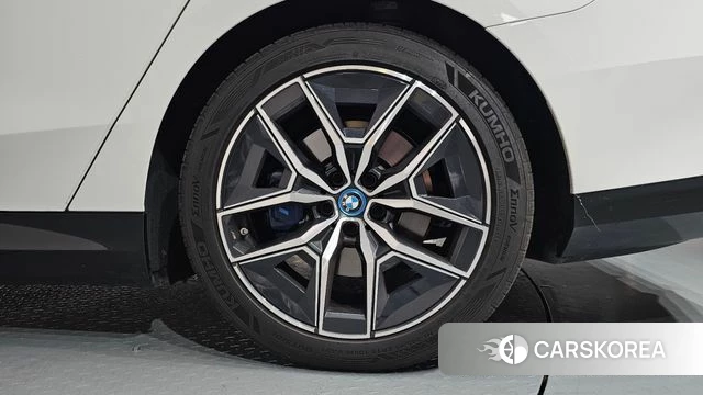 BMW i5 (G60) id 4686970 из Кореи 14