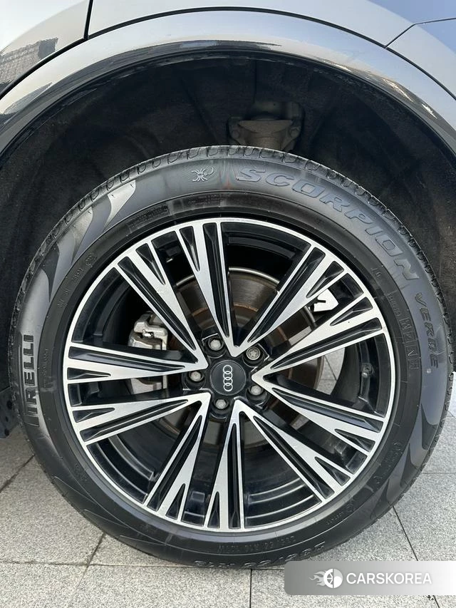 Audi Q5L id 4278400 из Китая 14