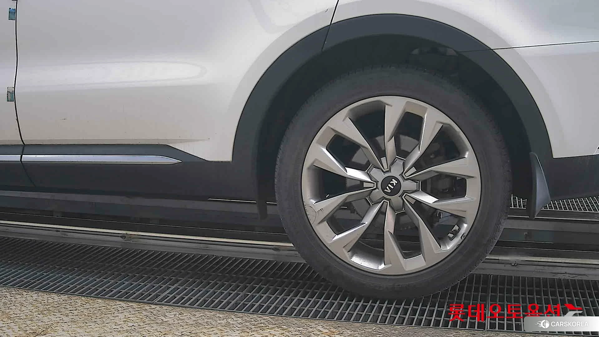 Kia Sorento id 3888415 из Кореи 14