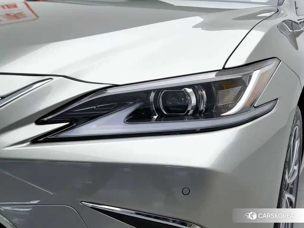 Lexus ES id 4669263 из Китая 14