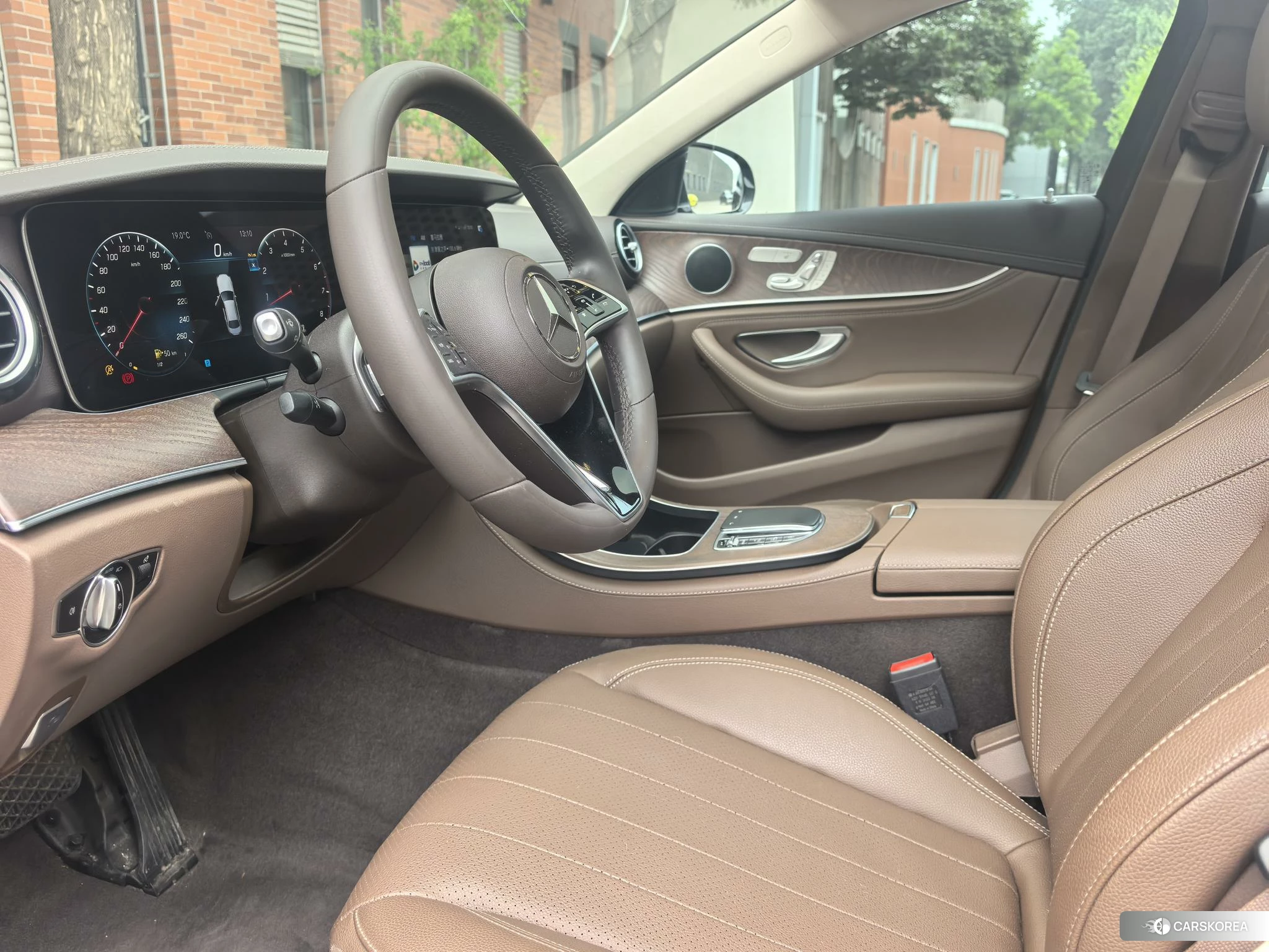 Mercedes-Benz E-class id 4426719 из Китая 14