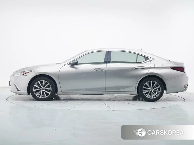 Lexus ES id 4274714 из Китая 14