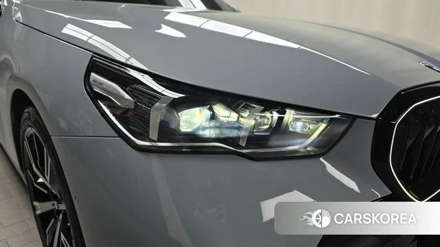 BMW 5 Series (G60) id 4230082 из Кореи 14