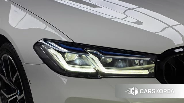 BMW 5 Series (G30) id 4494286 из Кореи 14