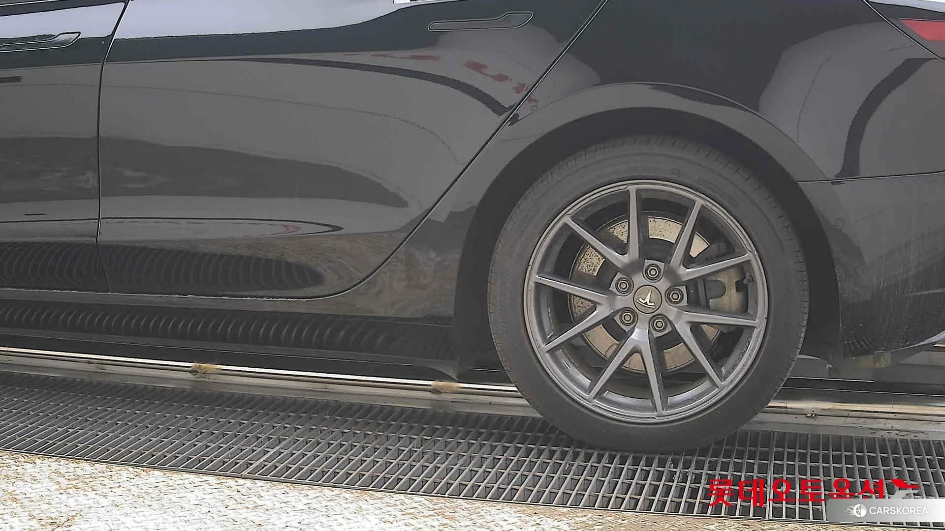 Tesla Model 3 Long Range id 3875662 из Кореи 10