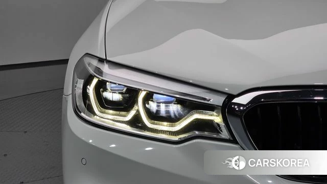 BMW 5 Series (G30) id 4502850 из Кореи 14