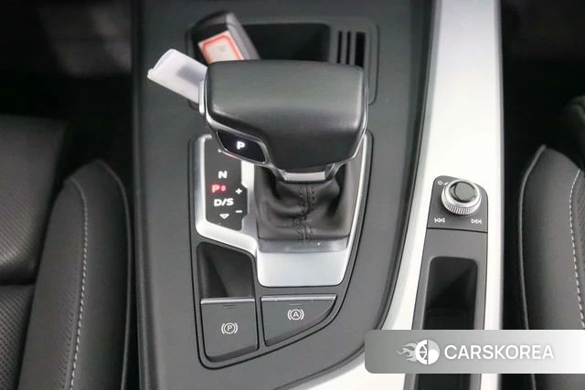 Audi A4L id 4328434 из Китая 14