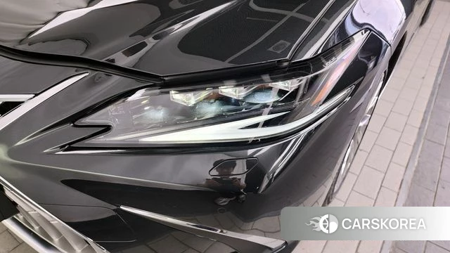Lexus ES300h 7th generation id 4381033 из Кореи 14